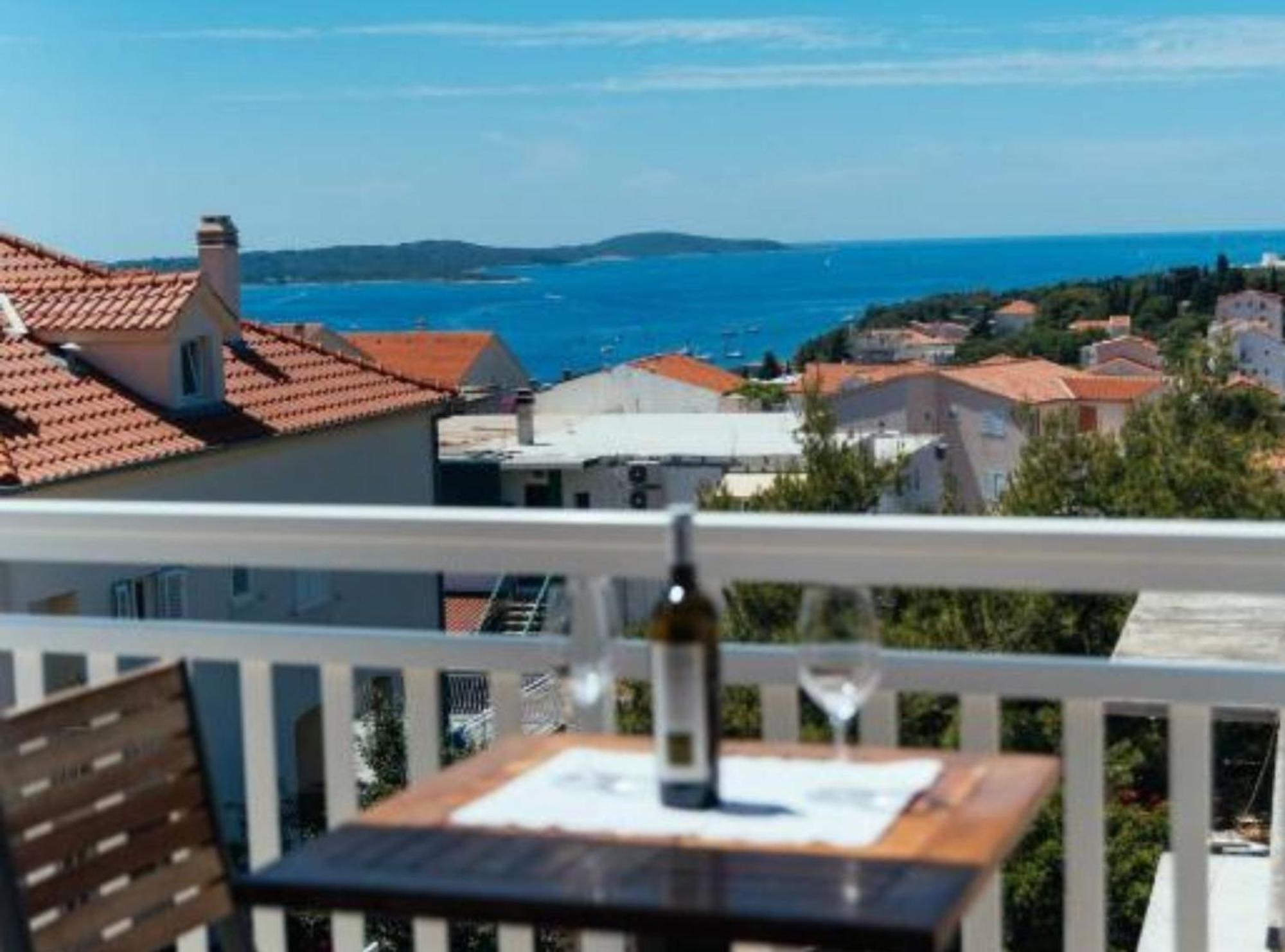 Apartments Trogrlic Hvar Town Pokoj fotografie